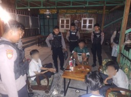 Satsamapta Polres Mojokerto Kota Amankan 4 Pelaku Pesta Miras 
