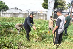 Plt. Bupati Sidoarjo Pimpin Jihad Rawat Kali di Afvoer Bulubendo, Gedangan