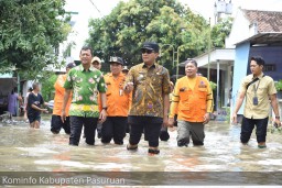 Pj Bupati Pasuruan Sidak Kondisi Warga Terdampak Banjir