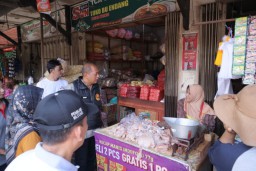 Polres Blitar dan Instansi Terkait Pastikan Bapok di Pasar Tradisional Wlingi dan Talun Blitar Tercukupi