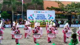 Meriah, Lomba Drum Band Siswa TK di SD Muhammadiyah Balongpanggang 2
