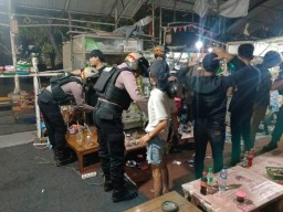 Polres Pelabuhan Tanjungperak Mitigasi Kamtibmas Jelang Ramadhan, 10 Pemuda Pesta Miras Diamankan