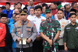 Kapolri Bersama Panglima TNI Gelar Baksos dan Pastikan Kebutuhan Pokok Terjaga