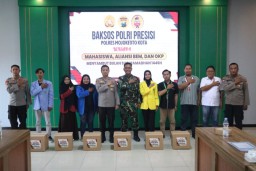Sambut Ramadhan, Polres Mojokerto Kota Gandeng BEM dan OKP Gelar Baksos