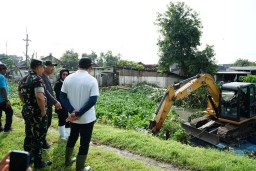 Pimpin Jihad Rawat Kali di Sungai Desa Klurak, Plt. Bupati Sidoarjo: Ini Bentuk Komitmen Bersama Cegah Banjir