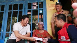 Plt Bupati Subandi Segera Perbaiki Rumah Bu Kasmini Pasca Terbakar