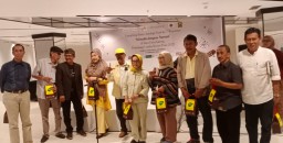 Menulis Dengan Nurani, Buku Antologi Puisi ke-7 Karya Komunitas Wartawan Usia Emas