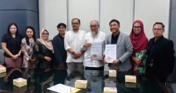 Stikosa AWS Jalin Kerjasama dengan Fisip Unair