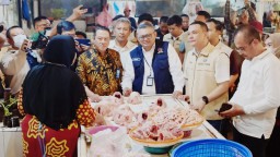 Satgas Pangan Polda Jatim Gelar Operasi Pasar, Pastikan Stock dan Harga Bapokting Stabil