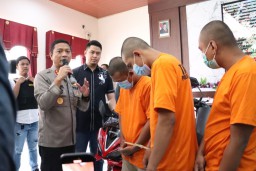 Polres Mojokerto Kota Amankan Pasutri Pelaku Curanmor di Kawasan Mojokerto 