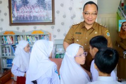 Wakil Bupati Gresik dr. Alif Apresiasi Program dan Inovasi Dinas Perpustakaan dan Kearsipan