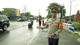 Kapolres Mojokerto Kota Pimpin Langsung Atur Lalu Lintas, Pastikan Mudik Lebaran Lancar