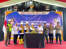 Bangun Jembatan Talunbrak, Gus Barra : Jembatan Yang Ditunggu Warga dan Dapat Tingkatkan Pertumbuhan Ekonomi