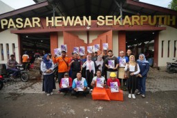 Tinjau Pasar Hewan Sekarputih, Ning Ita Janji Akan Tuntaskan Revitalisasi Pasar