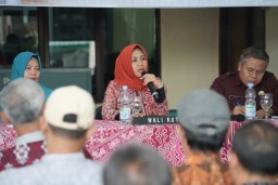 Ning Ita Dorong 18 Kelurahan di Kota Mojokerto Jadi Kelurahan Sadar Hukum