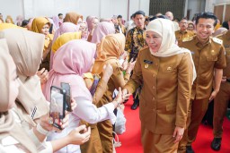 Gubernur Khofifah - Emil Tekankan Pentingnya Inovasi, Kolaborasi dan Sinergi Mewujudkan Jatim Gerbang Baru Nusantara