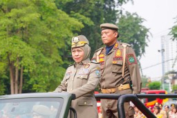 Apel Gabungan Satpol PP, Damkar dan Linmas, Gubernur Khofifah Minta Kuatkan Etos Kerja, Lindungi dan Layani Masyarakat
