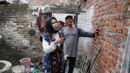 Wakil Bupati Mimik Idayana Gercep Bantu Perbaikan Rumah Warga Sumput Terkena Angin Kencang