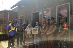 Perumda Tirta Kanjuruhan Unit Tajinan dan Danramil Kolaborasi Pasang Air Bersih Gratis bagi Warga Kurang Mampu