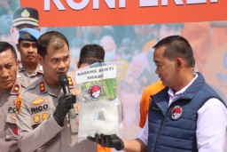 Polres Probolinggo Kota Ungkap Kasus Narkoba, 3 Pria Asal Madura Bawa Sabu 1 Kg Diamankan
