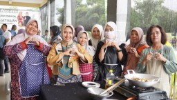 Tinjau Pelatihan Kuliner Vegetarian, Wali Kota Ning Ita Harap UMKM Naik Kelas
