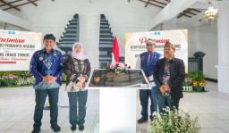 Resmikan Revitalisasi Pendopo Agung Ngadisari, Gubernur Khofifah: Semakin Menguatkan Persatuan dan Kemajuan Desa