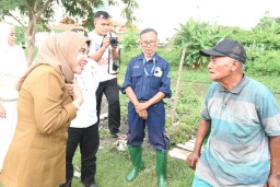 Wabup Mimik Idayana Sidak ke Gubuk Tak Layak Huni di Tanggulangin dan Ajak Pindah ke Kos Miliknya