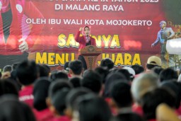 Wali Kota Mojokerto Berangkatkan 697 Kontingen Porprov Jatim IX, Ning Ita: Bawakan Kado Terindah untuk Kota Tercinta