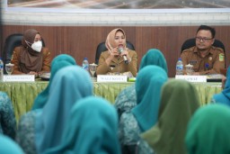 Komitmen Perangi Narkoba, Ning Ita Ajak Kader PKK dan Linmas Bentengi Keluarga Jauhi Narkoba