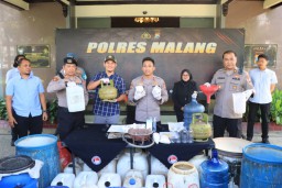 Polres Malang Libas Praktik Produksi Arak Ilegal di Bantur