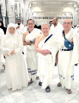 Usai Wukuf, Khofifah Ke Muzdalifah Sampai Tengah Malam, Kemudian Lempar Jumrah Aqobah di Mina dan Thowaf Ifadhah