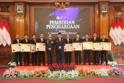 9 Anggota Polres Mojokerto Kota Raih Penghargaan Dari Pemkot Mojokerto di Hari Jadi Polri