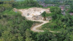 Pegunungan Menangis di Blitar Selatan: Tambang, Air Mata, dan Negara yang Absen