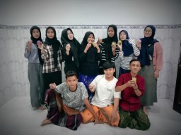 Pemuda Karang Taruna Desa Pegundan Gresik Sulap Minyak Jelantah Jadi Lilin Aromaterapi Super Estetik