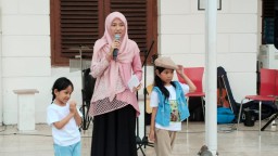 Luar Biasa, Azzahra Pelukis Sanggar Daun, Usia Belum 7 Tahun Sudah Pameran Tunggal