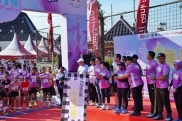 Meriah, Ribuan Warga Ikuti Mojo Qris Run 2025, Ning Ita : Semangat Sehat dengan Berlari