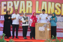 Pemkot Mojokerto Gelar Gebyar Lansia 2025, Wali Kota Ning Ita : Lansia Harus Tetap Sehat, Mandiri dan Produktif