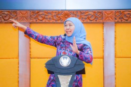 Gubernur Khofifah Pastikan Pemprov Jatim Siap Kawal Status Kepegawaian Perangkat Desa