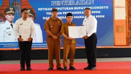 Bupati Gus Barra Resmi Lantik PPPK, Tekankan Integritas dan Pengabdian