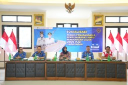 Pemkot Mojokerto Gencarkan Pemasangan PJU Sesuai Standar, Ning Ita Harap Warga Rasakan Manfaatnya