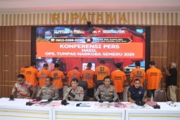 Polres Probolinggo Kota Amankan 10 Tersangka Jaringan Narkoba Dalam Operasi Tumpas Semeru 2025