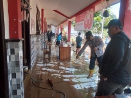 Polisi Bersama BPBD Tangani 2.228 Jiwa Terdampak Banjir di Malang Selatan