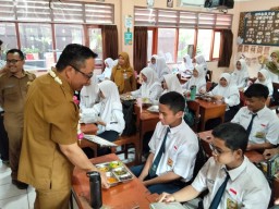 Wabup Gresik : Hindari Makanan Basi, Mesti Tepat Waktu