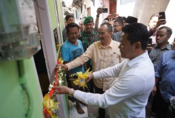 Bupati Sidoarjo Subandi Serahkan Kunci Renovasi RTLH, Wujud Nyata Gotong Royong untuk Kesejahteraan Warga