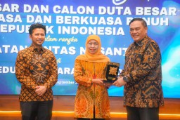 Gubernur Khofifah Terima Kunjungan 14 Dubes dan Calon Dubes RI: Perkuat Diplomasi Ekonomi