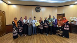 Bupati Mojokerto Serahkan Bantuan Transportasi Rp 10 Juta ke Hipemika, Dorong UMKM Tembus Pasar Nasional