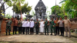 Dampingi Letjen TNI Bobby Rinal Makmun, Gus Bupati Tinjau TMMD Ke-126 Desa Sumbertanggul 