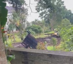 Proyek Pengurukan Perum Vila Puncak Tidar1 Diduga Tak Kantonggi Ijin