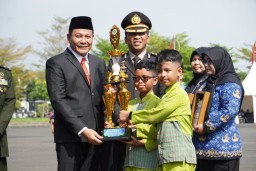 Bupati Sidoarjo Subandi Ajak Generasi Muda Bijak Bermedsos  