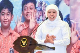 Gubernur Khofifah Apresiasi Sinergi Lintas Elemen Lakukan Pemeriksaan dan Bagikan 1.000 Kacamata Gratis di WSD 2025